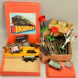 A BOXED HORNBY O GAUGE CLOCKWORK GOODS SET, No.55, comprising No.50 locomotive and tender, No.60199,