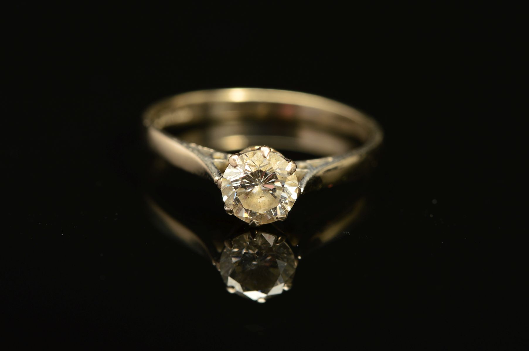 A MID TO LATE 20TH CENTURY 18CT WHITE GOLD SINGLE STONE DIAMOND RING, estimated modern round - Image 2 of 5