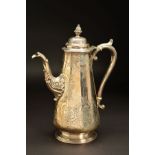 A LATE 19TH CENTURY ELECTRO PLATED QUEEN ANNE STYLE COFFEE POT, pineapple finial on a domed hinged