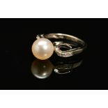 A MODERN 18CT WHITE GOLD CULTURED PEARL AND DIAMOND DRESS RING, cultured akoya cultured pearl