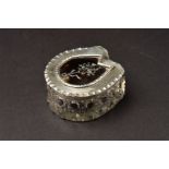 AN EDWARDIAN HORSESHOE SHAPED SILVER TOPPED GLASS TRINKET BOX, the pull off cover with crimped rim