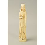AN 18TH/19TH CENTURY CARVED IVORY FIGURE OF A MEDIEVAL LADY, wearing traditional headdress and