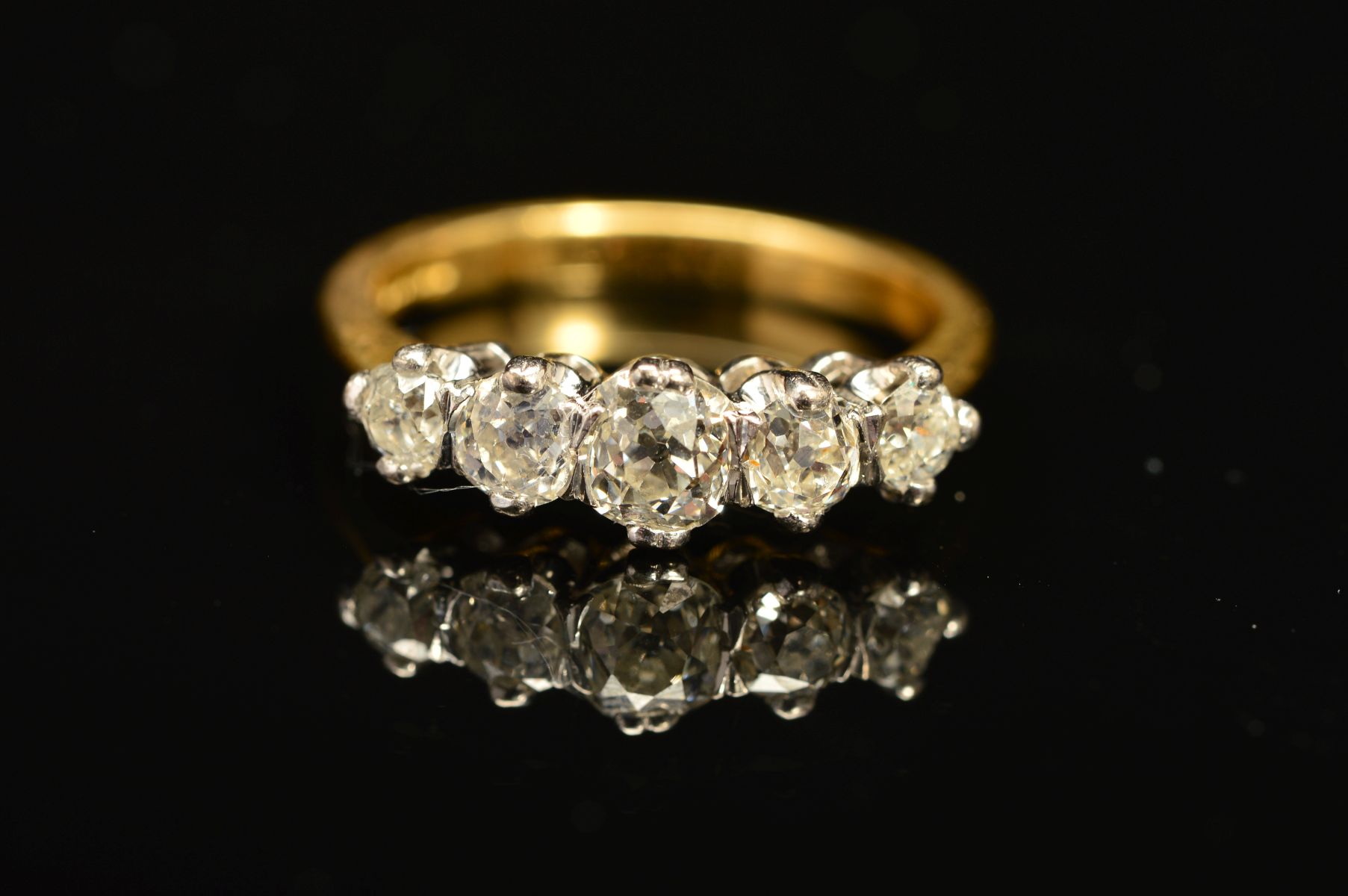 AN 18CT GOLD FIVE STONE DIAMOND RING, the graduated row of old cut diamonds within claw settings, - Image 2 of 5