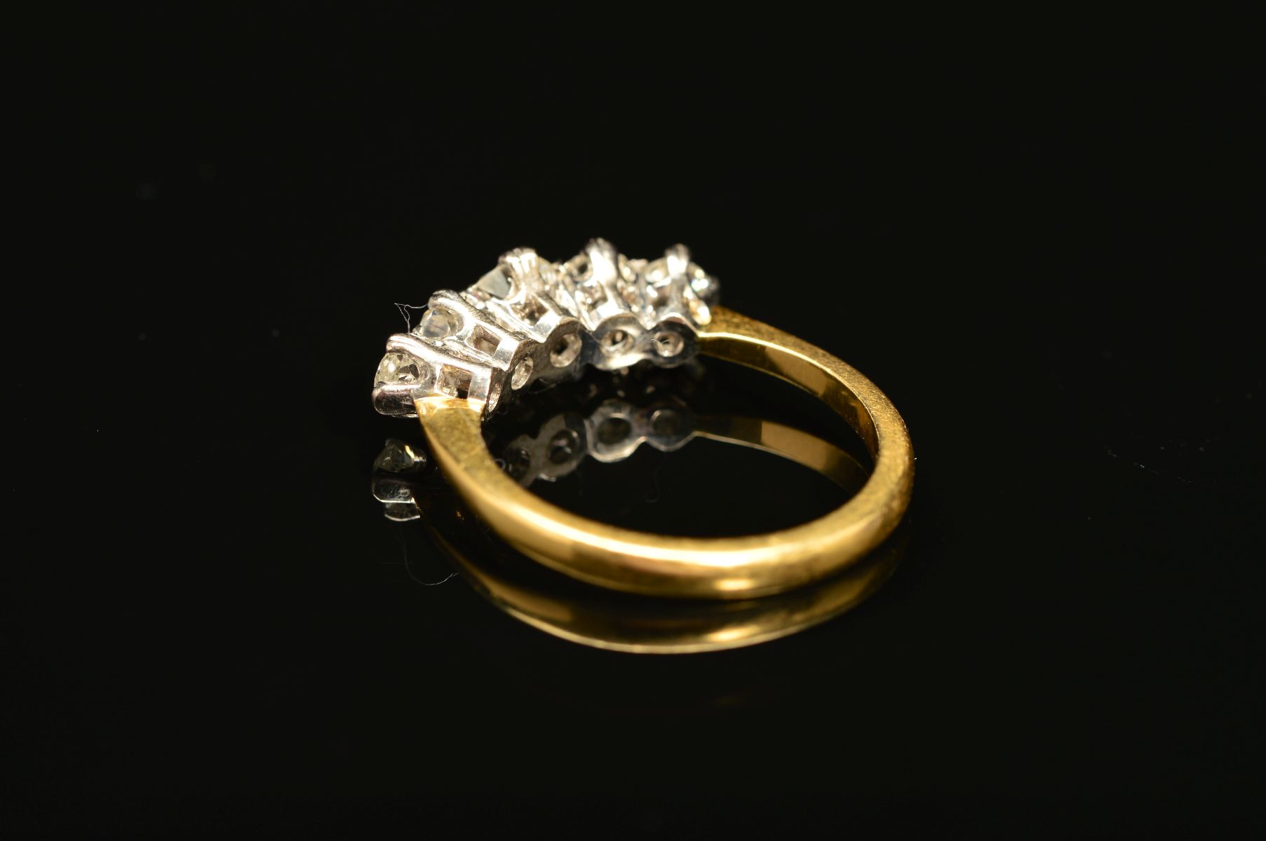 AN 18CT GOLD FIVE STONE DIAMOND RING, the graduated row of old cut diamonds within claw settings, - Image 4 of 5