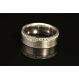 A MODERN 18CT WHITE GOLD AND DIAMOND SET FULL ETERNITY/WEDDING BAND, estimated total modern round