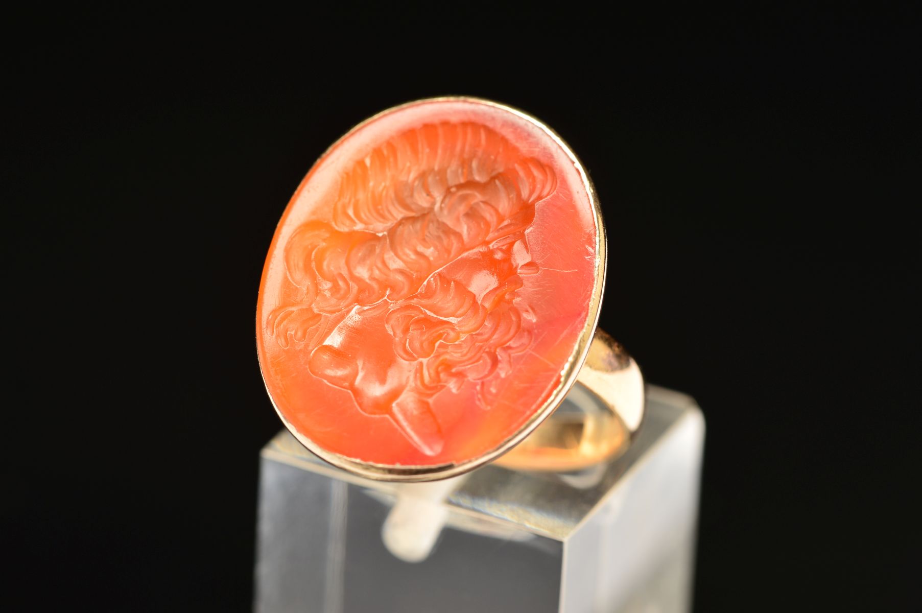 A CARNELIAN INTAGLIO RING, the oval carnelian carved to depict a bearded man, within a collet - Image 3 of 5