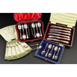 A LATE VICTORIAN CASED SET OF SIX SILVER OLD ENGLISH PATTERN TEASPOONS AND MATCHING SUGAR TONGS,