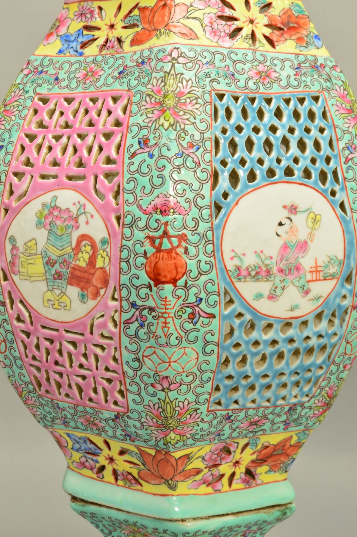 A PAIR OF 20TH CENTURY CHINESE PORCELAIN FAMILLE ROSE TABLE LANTERNS, of hexagonal form, reticulated - Image 2 of 10