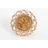 A SOVEREIGN COIN BROOCH, George V 1922, fitted with a modern open circular design 9ct brooch