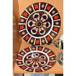TWO ROYAL CROWN DERBY 'OLD IMARI' PLATES (SECONDS), '1128', Diameter 21.5cm and 27cm (2)