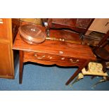 A LATE 19TH/EARLY 20TH CENTURY GEORGIAN STYLE MAHOGANY LOWBOY with a single drawer, width 91cm x