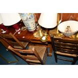 AN EARLY 20TH CENTURY OAK DRAW LEAF TABLE, width 114cm x depth 84cm x height 77cm, four oak rush