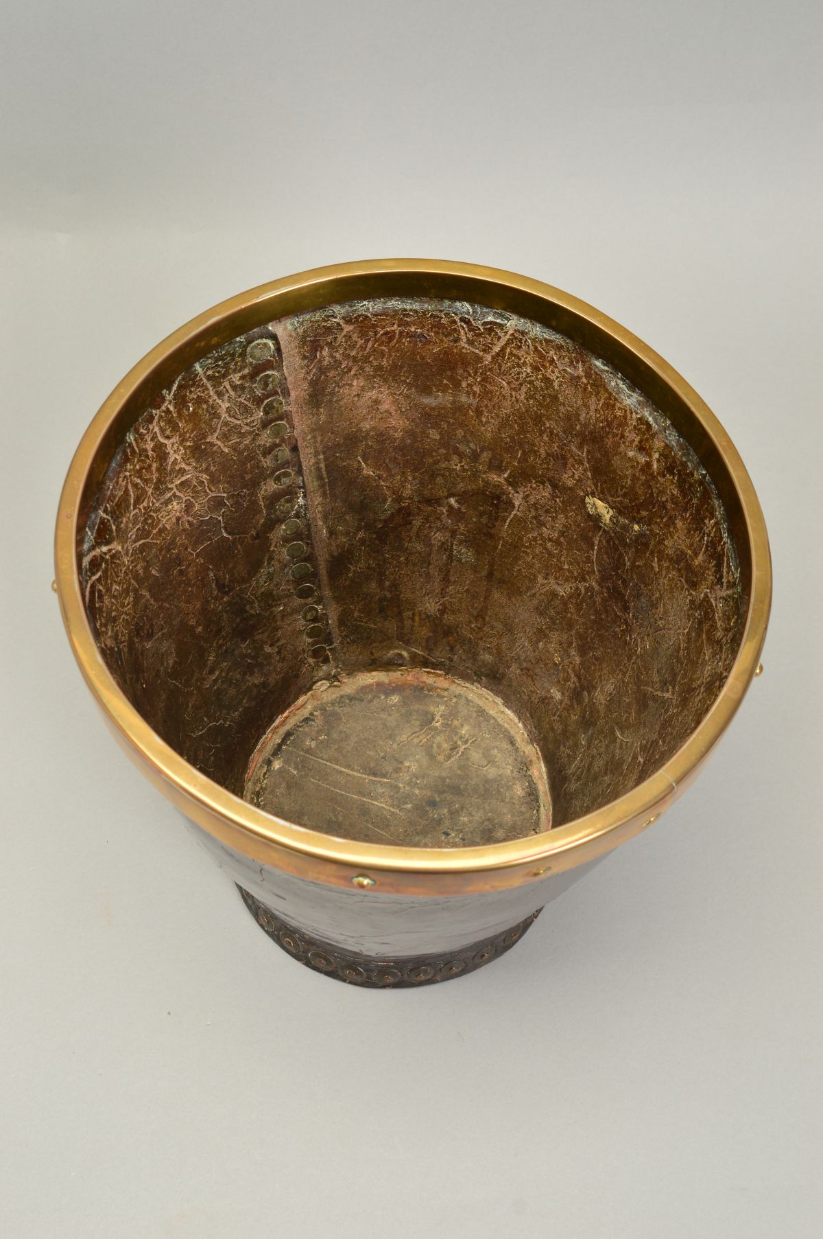 A LEATHER STUD CLOSED AND BRASS BOUND FIRE BUCKET, of tapered form, no handle, height - Image 4 of 5