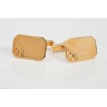 A MODERN PAIR OF 9CT GOLD CUFFLINKS, rectangular head with half engraving to one corner,