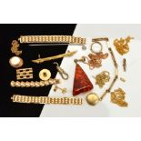 A SELECTION OF JEWELLERY AND JEWELLERY PARTS, to include a diamond set stickpin, parts of watch