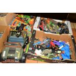 A QUANTITY OF BOXED AND UNBOXED MODERN HASBRO ACTION MAN FIGURES, CLOTHING, ACCESSORIES AND