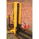 AN ACE MANUAL HAND STACKER, maximum capacity 1000kg (fork width 540mm, length 1150mm)