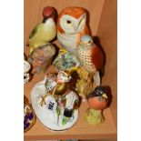 FIVE VARIOUS BIRD ORNAMENTS to include Crown Staffordshire 'Golden Pheasants' (crack to base), Royal