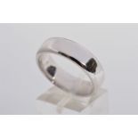 A MODERN 18CT WHITE GOLD WEDDING RING, flat 'D' shape cross section, measuring approximately 7.0mm