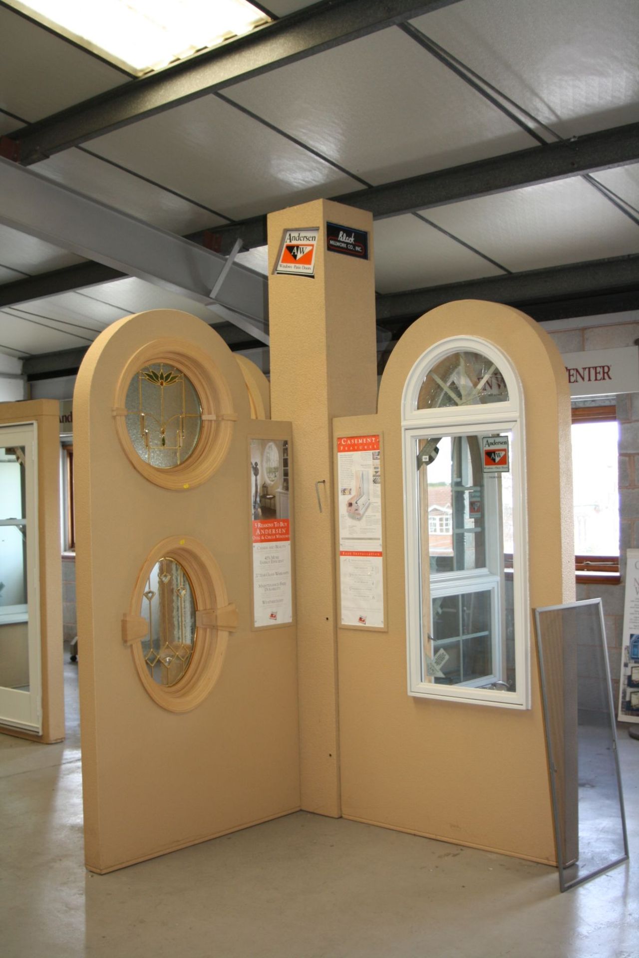 A FIVE PIECE SHOW STAND with a white and pine sash window and frame with circle top 172x76cm, a
