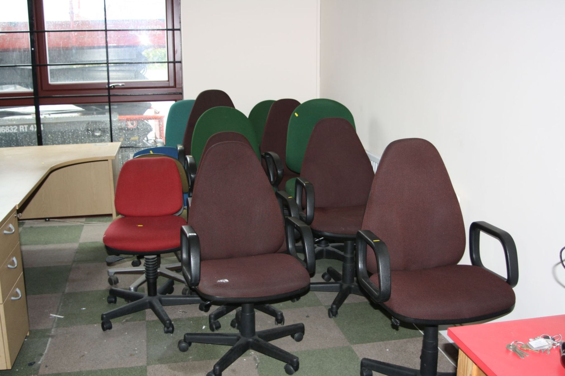 THIRTEEN OFFICE SWIVEL CHAIRS