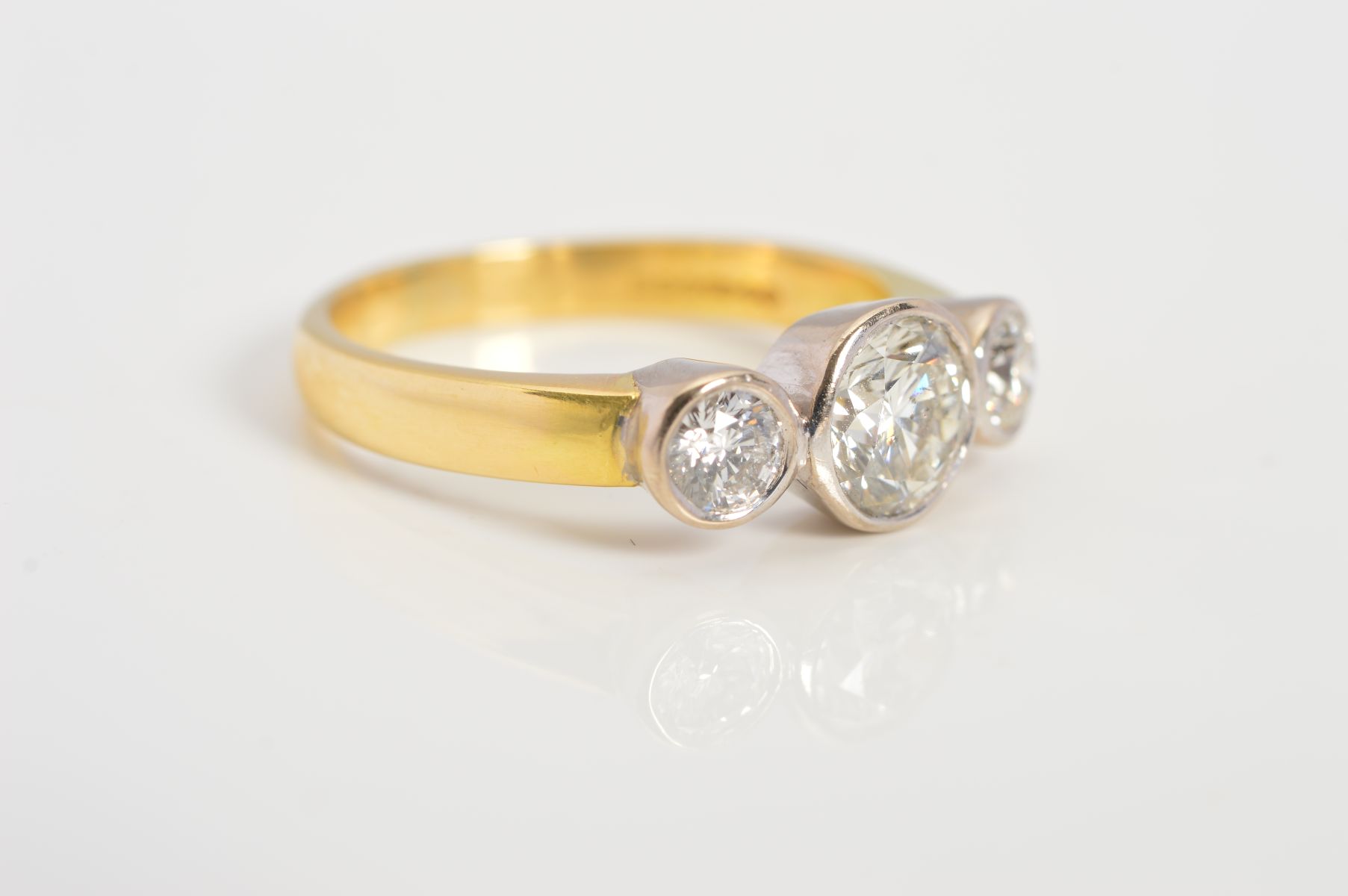 AN 18CT GOLD THREE STONE DIAMOND RING, designed as three brilliant cut diamonds within collet - Image 2 of 6