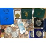 A BOX OF BOXED AND LOOSE COINS AND A SMALL NUMER OF FOREIGN BANKNOTES, includes £5 coins,
