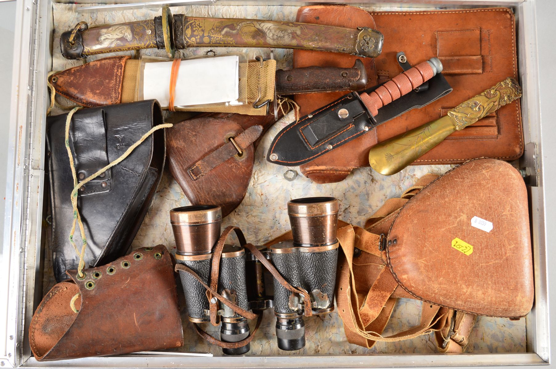 A LARGE GLASS TOP DEALER STYLE DISPLAY CASE CONTAINING THE FOLLOWING ITEMS, brown leather WWII era - Image 6 of 6