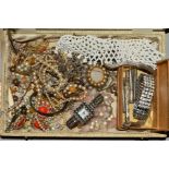 A HINGED BOX OF MAINLY COSTUME JEWELLERY, to include an expandable paste bracelet, a rose quartz