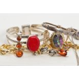 A SELECTION OF SILVER AND WHITE METAL JEWELLERY, to include a child's bangle, a pair of