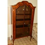 A 20TH CENTURY WALNUT AND BANDED GLAZED SINGLE DOOR DISPLAY CABINET on cabriole legs, width 98.5cm x
