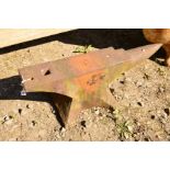 A VICTORIAN CAST IRON BLACKSMITHS ANVIL, width 33cm x length 88cm x height 34cm