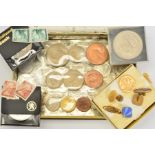 A TIN OF COINS AND COMMEMORATIVES, to include a full gold sovereign George V 1912, amounts of silver