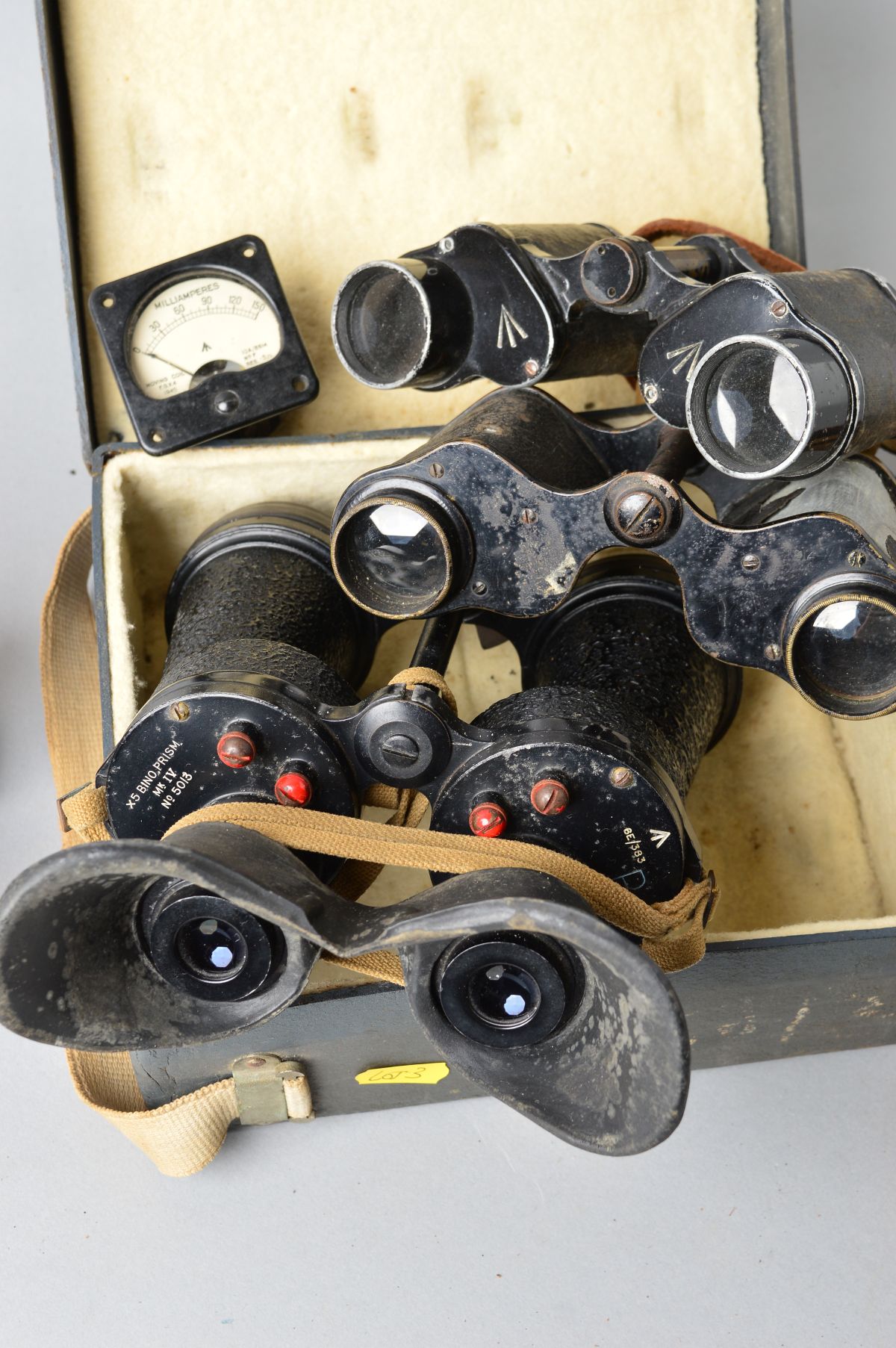 A BOX CONTAINING FIVE PAIRS OF MILITARY ISSUE FIELD BINOCULARS, as follows, Taylor Hobson, 6 x 30 - Image 4 of 6