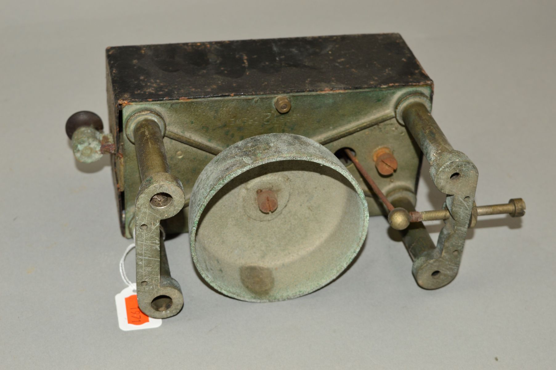 AN UNMARKED RAILWAY BLOCK BELL INSTRUMENT, with front tapper, not marked, not tested, cast iron - Image 3 of 3