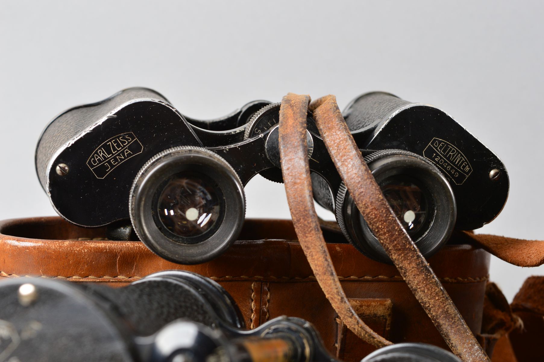 A BOX OF CONTAINING TWELVE PAIRS OF BINOCULARS, Military & Civilian use, WWI era to present day, - Image 5 of 6