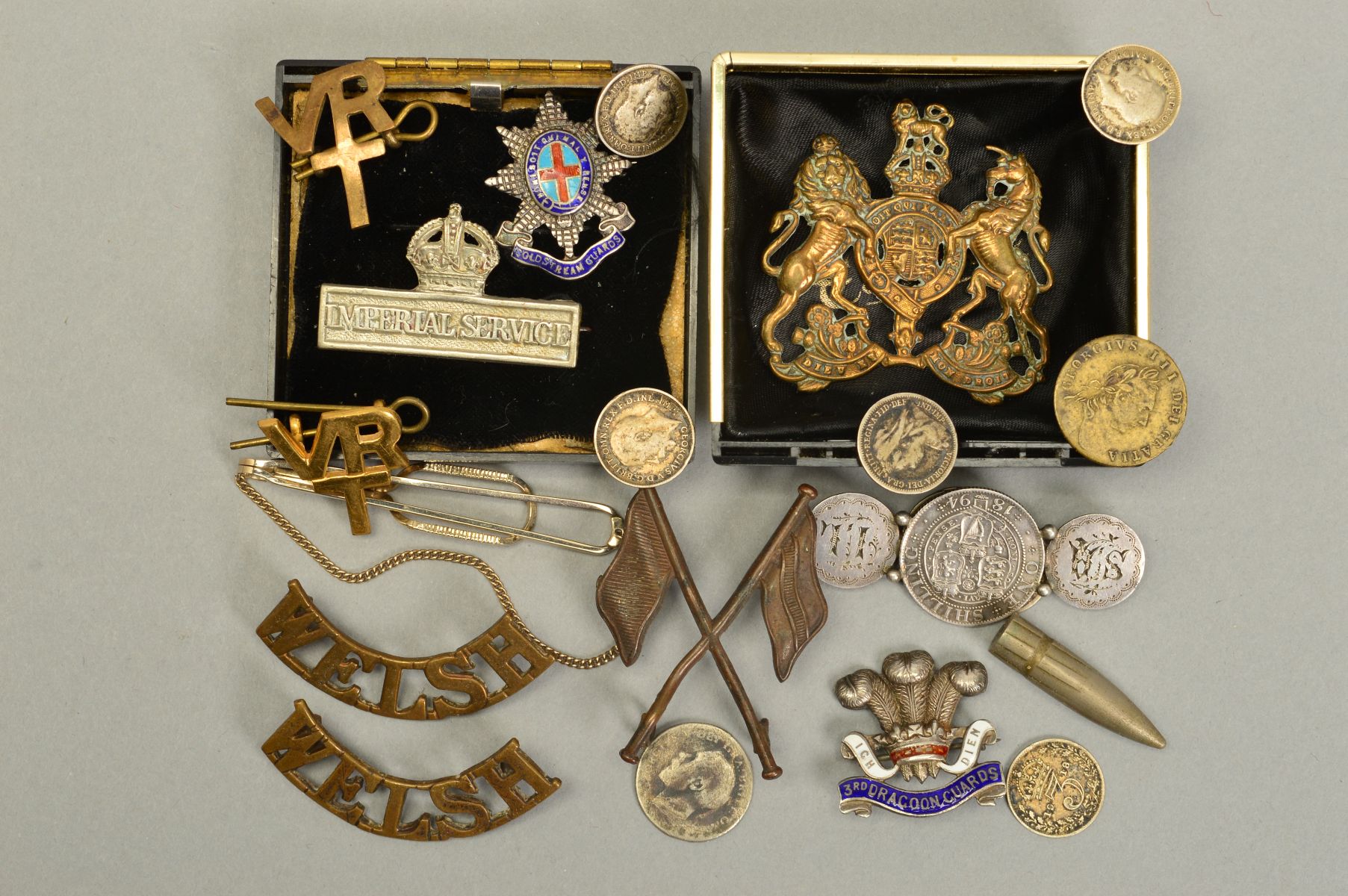 A BAG CONTAINING VARIOUS SILVER COINAGE, MILITARY COLLAR DOGS WELSH REGIMENT, silver 3rd Dragoons