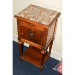 AN EARLY 20TH CENTURY FRENCH OAK POT CUPBOARD with a red veined marble top, single drawer and