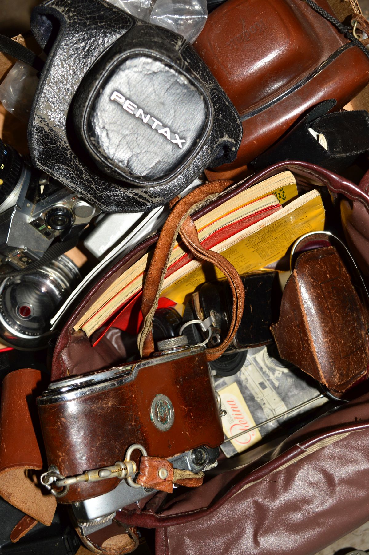 A TRAY OF CAMERAS AND EQUIPMENT, including a Pentax ME Super fitted with a 50mm f1.8 lens, a - Image 3 of 3