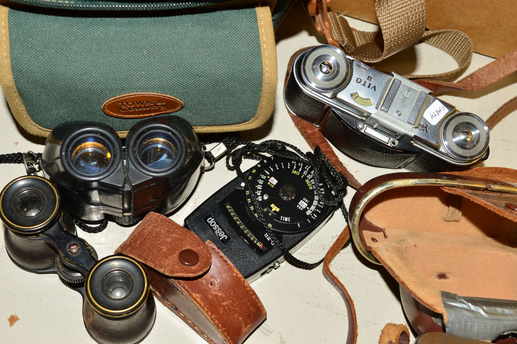 A BOX OF CAMERAS AND EQUIPMENT, including a Voigtlander Vito 2, Vito CL, a Kodak Popular Brownie, - Image 3 of 3