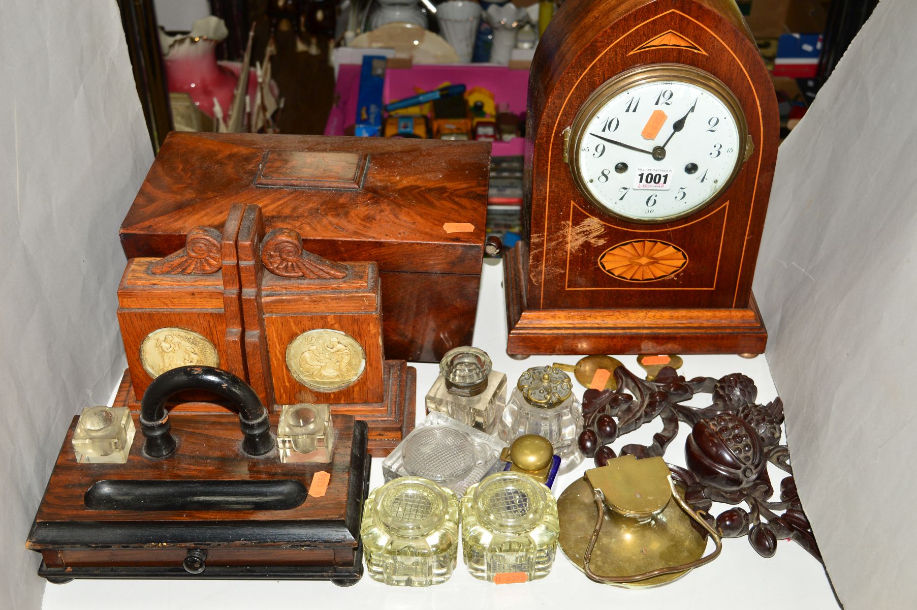 A GROUP OF SUNDRY ITEMS, to include inlaid mantel clock, arabic numerals, key and pendulum, height