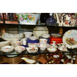 A QUANTITY OF VARIOUS ROYAL CROWN DERBY PLATES, TRINKETS, TEAWARES ETC, to include 'Vine' twin