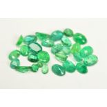 A SELECTION OF OVAL CUT EMERALDS, measuring approximately 2.3mm - 7.1mm, approximate combined weight
