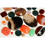 A SELECTION OF LOOSE GEMSTONES, to include agate panels including banded agate, spherical shell