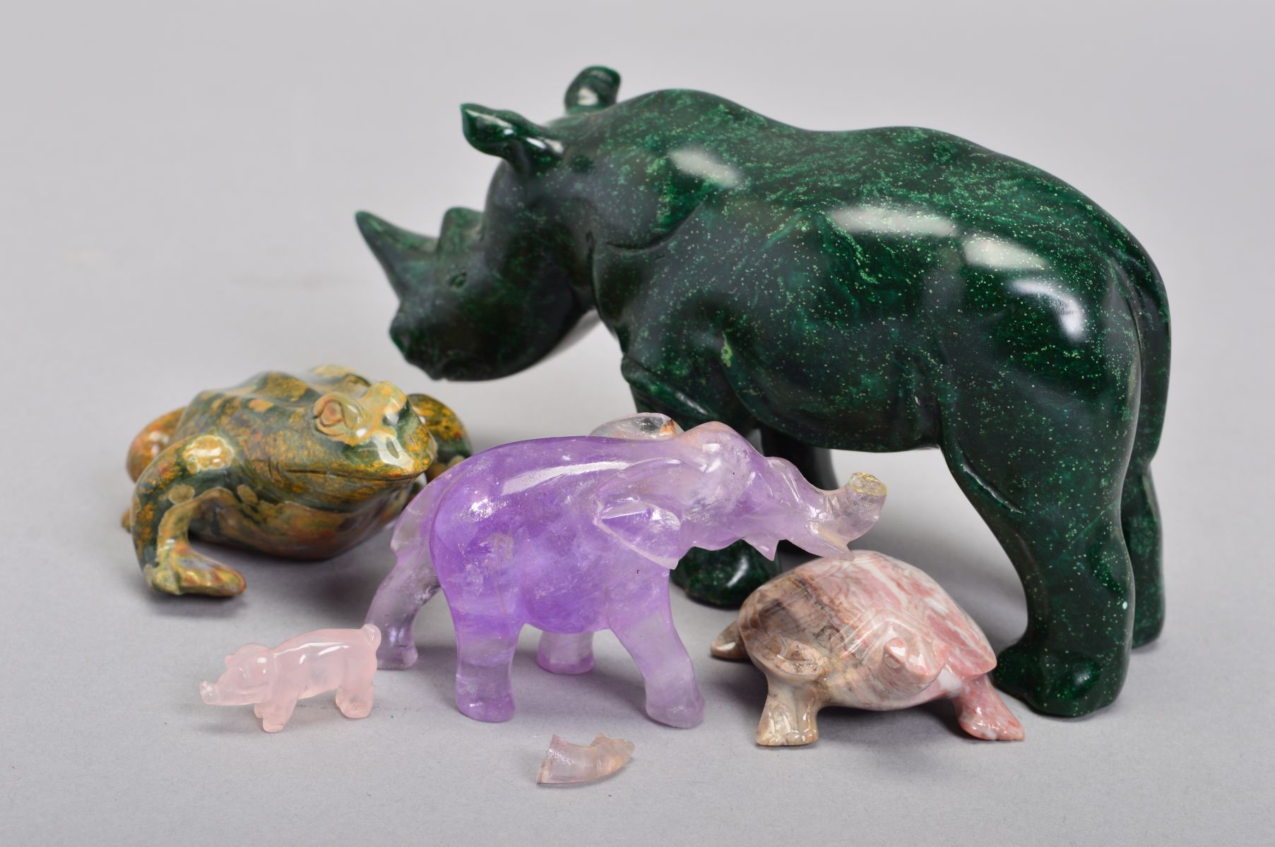 A SELECTION OF CARVED ANIMALS, to include a carved rhino, assessed as green type jasper, measuring - Image 3 of 3