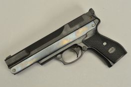 A .177'' B.B. SPANISH EI GAMO AIR PISTOL, serial number 254018 in good condition and working