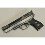 A .177'' B.B. SPANISH EI GAMO AIR PISTOL, serial number 254018 in good condition and working