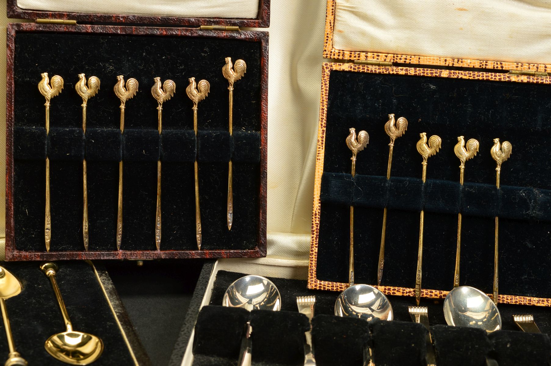 A CASED SET OF SIX ELIZABETH II SILVER GILT AND HARLEQUIN ENAMEL COFFEE SPOONS, circular seal end - Image 4 of 4