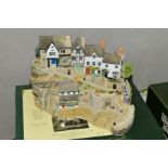 A BOXED LIMITED EDITION LILLIPUT LANE SCULPTURE, 'Clovelly' L2935, No 0408/2000, with certificate