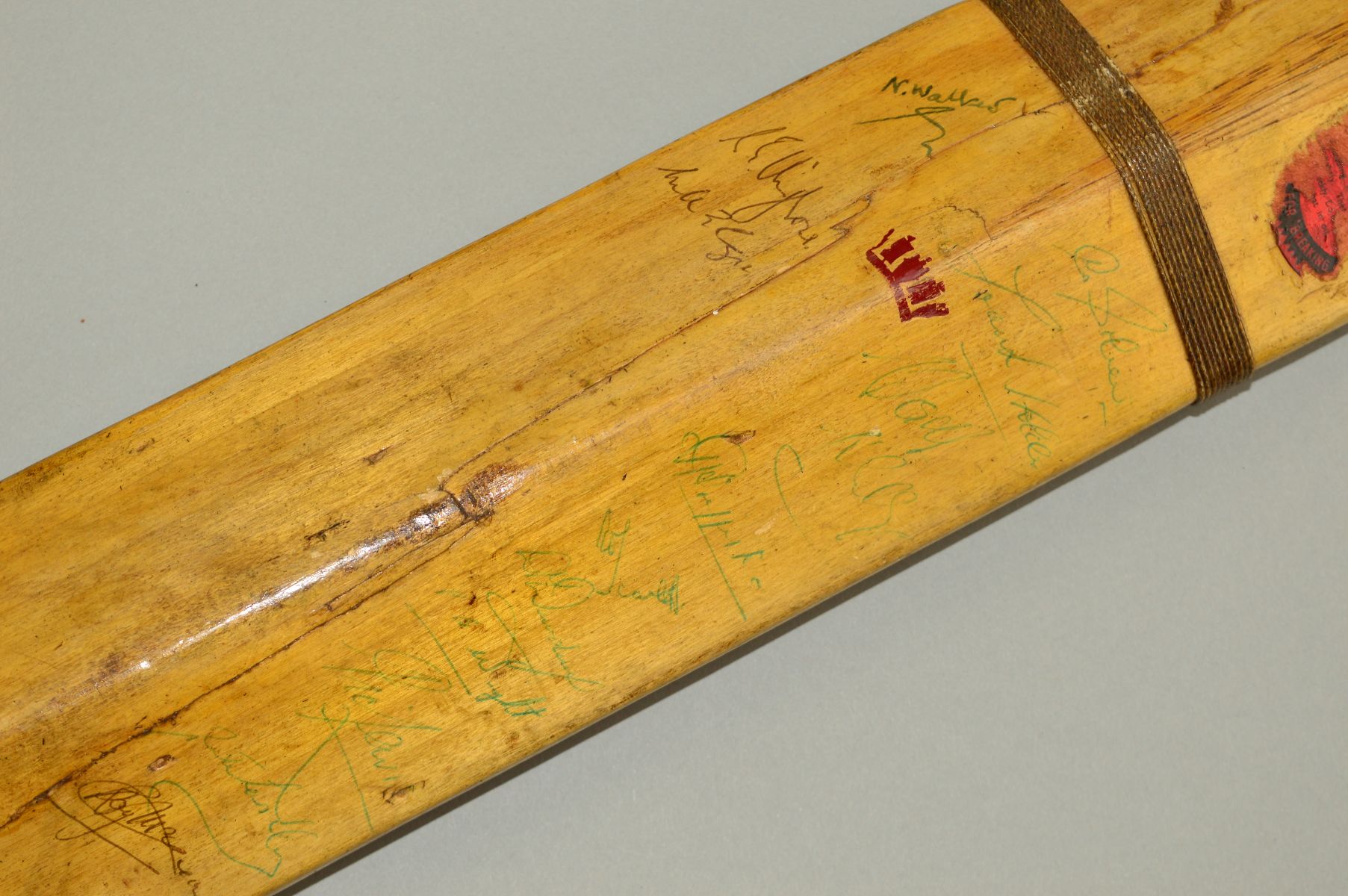 AUTOGRAPHED SLAZENGER GRADIDGE 'GARFIELD SOBERS' CRICKET BAT, signatures on the back are not known & - Image 3 of 3